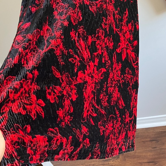 Anthropologie Black and Red Patterned Midi Dress - Picture 5 of 10